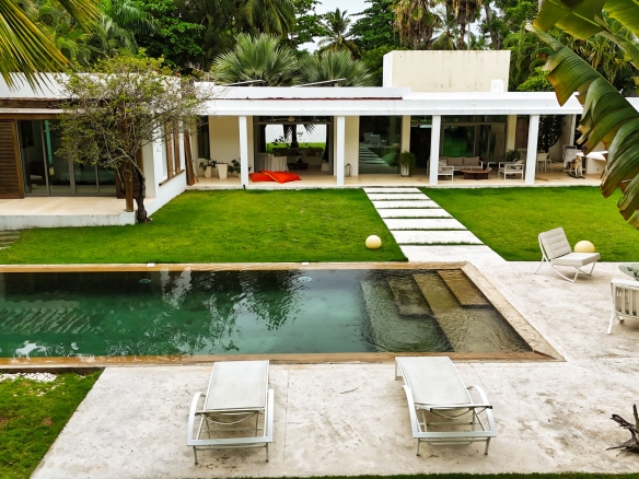vILLA jOYSA